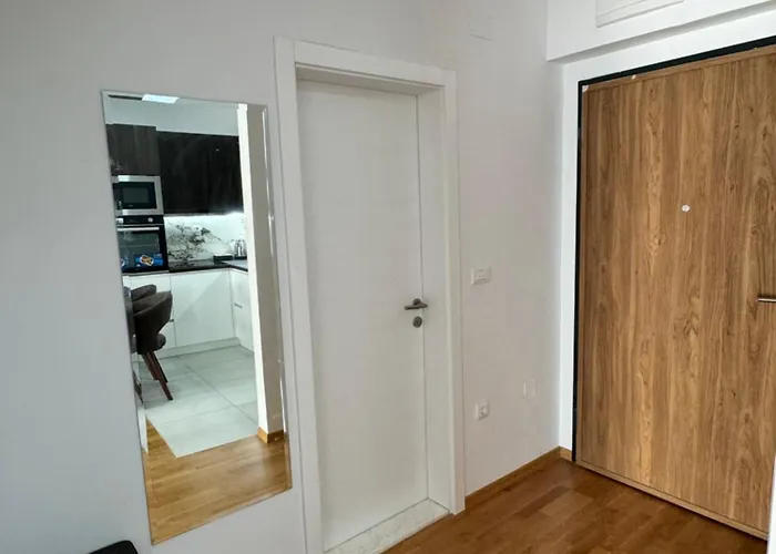 East Gate Luxury Апартаменты