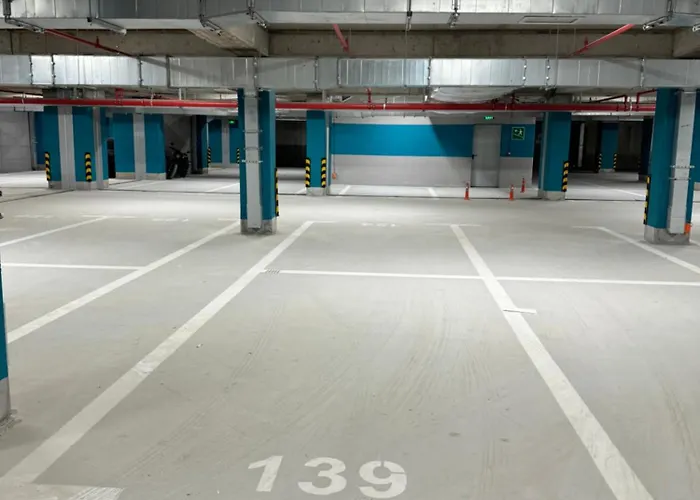 East Gate Luxury Апартаменты *